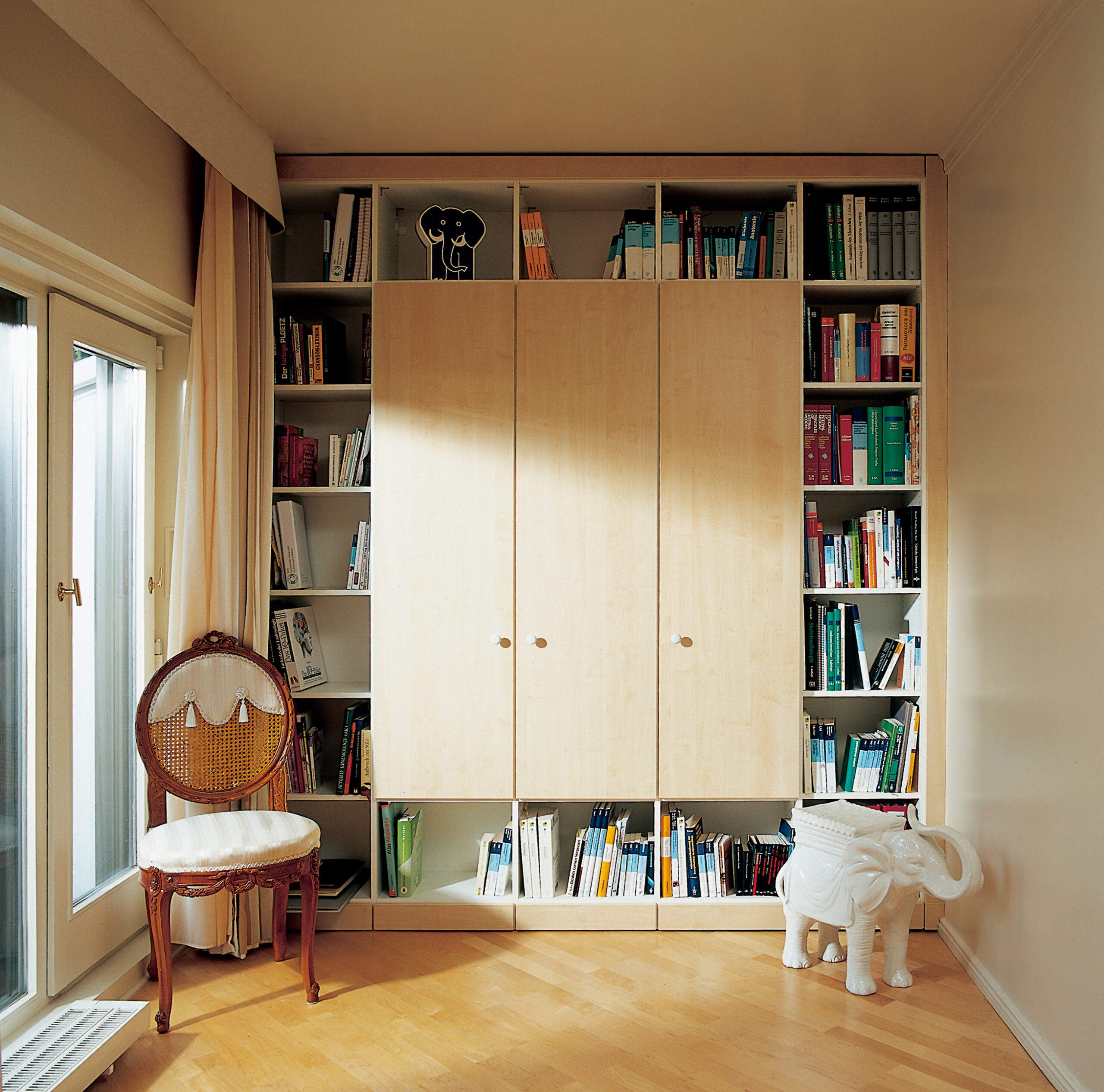 Bookshelf_08